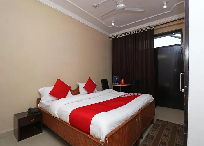 Oyo 28173 Hotel Reeva Nainital
