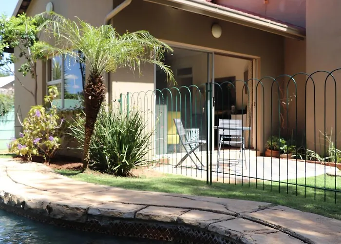 Highway Gardens Guest House Germiston