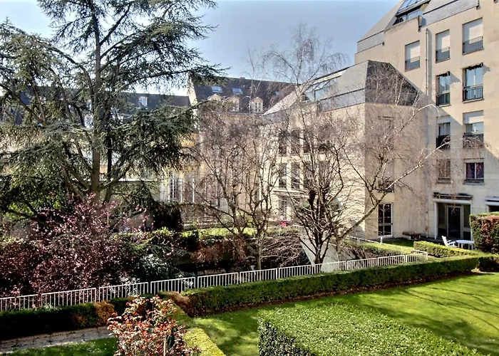 Assia & Nathalie - Luxury B&B Marais Paris