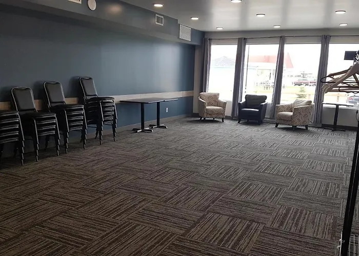 Roadhouse 52 Inn & Suites Steinbach