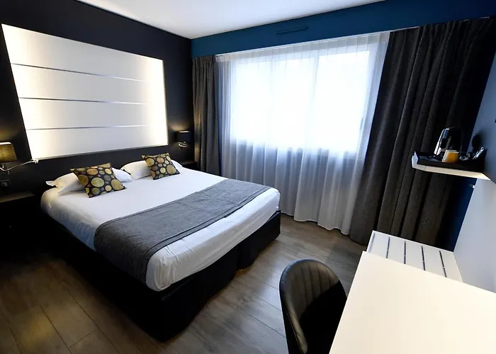 Hotel Des Quatrans Caen