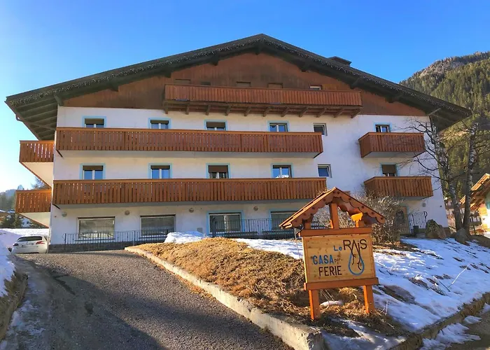 Casa Per Ferie Le Rais Hotel Pozza di Fassa