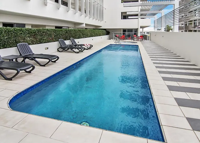 Space Holiday Apartments Maroochydore